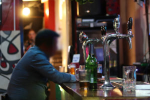 bar alkohol šank