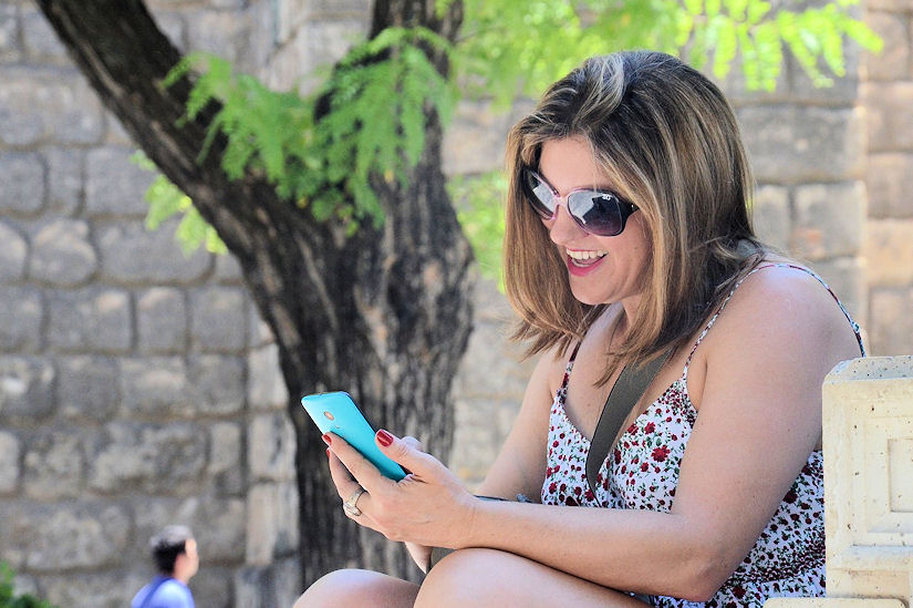 djevojka mobitel instagram